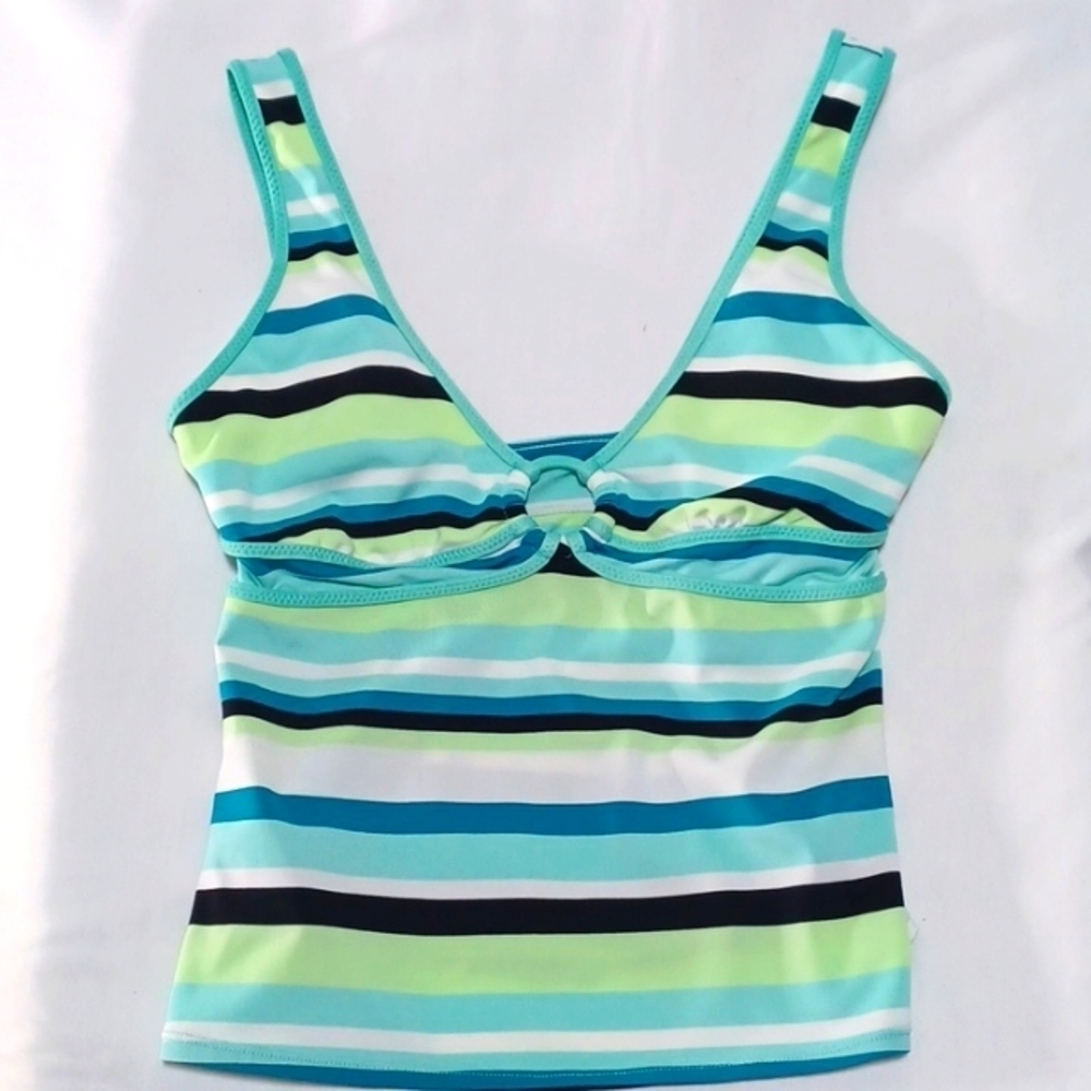 South Point swim wear top size 8 in a beautiful polyester and spandex blend